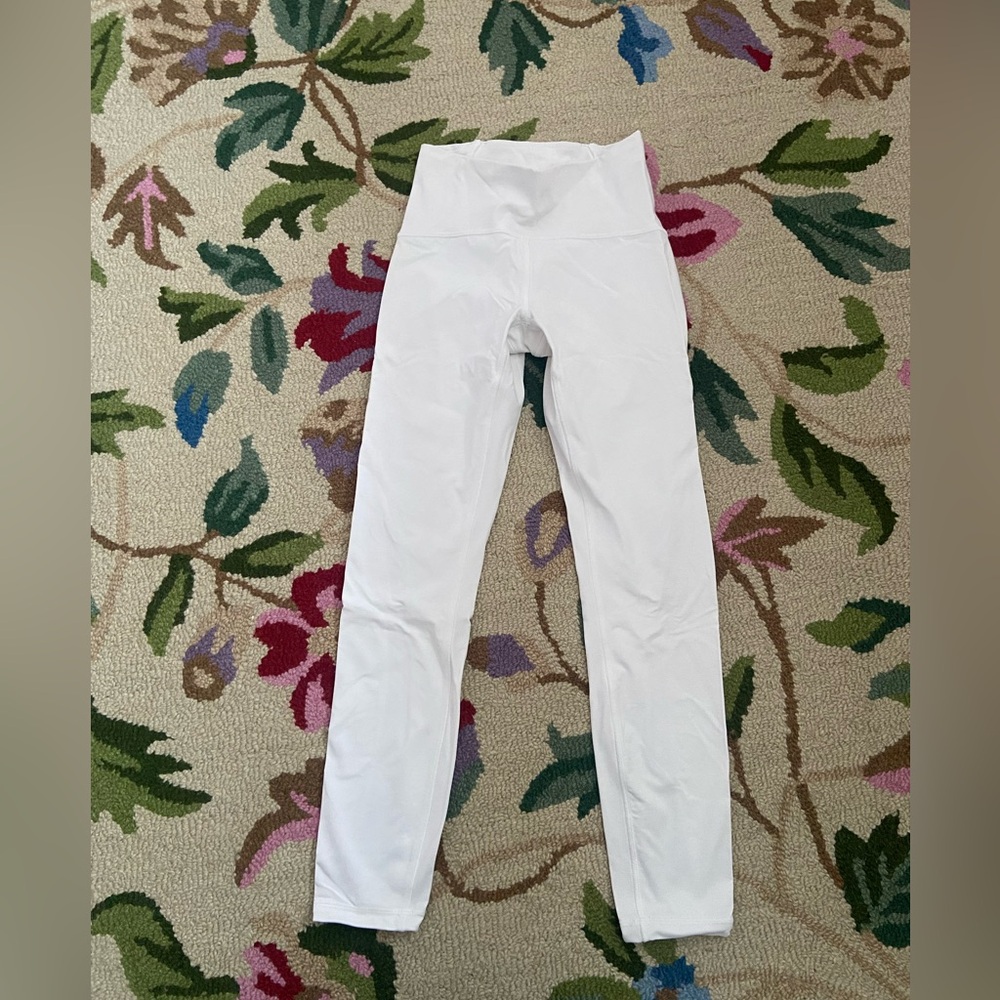 Lululemon Wunder Train Mesh Panel in White size 4